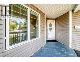 147 Macewan Drive NW - photo 2