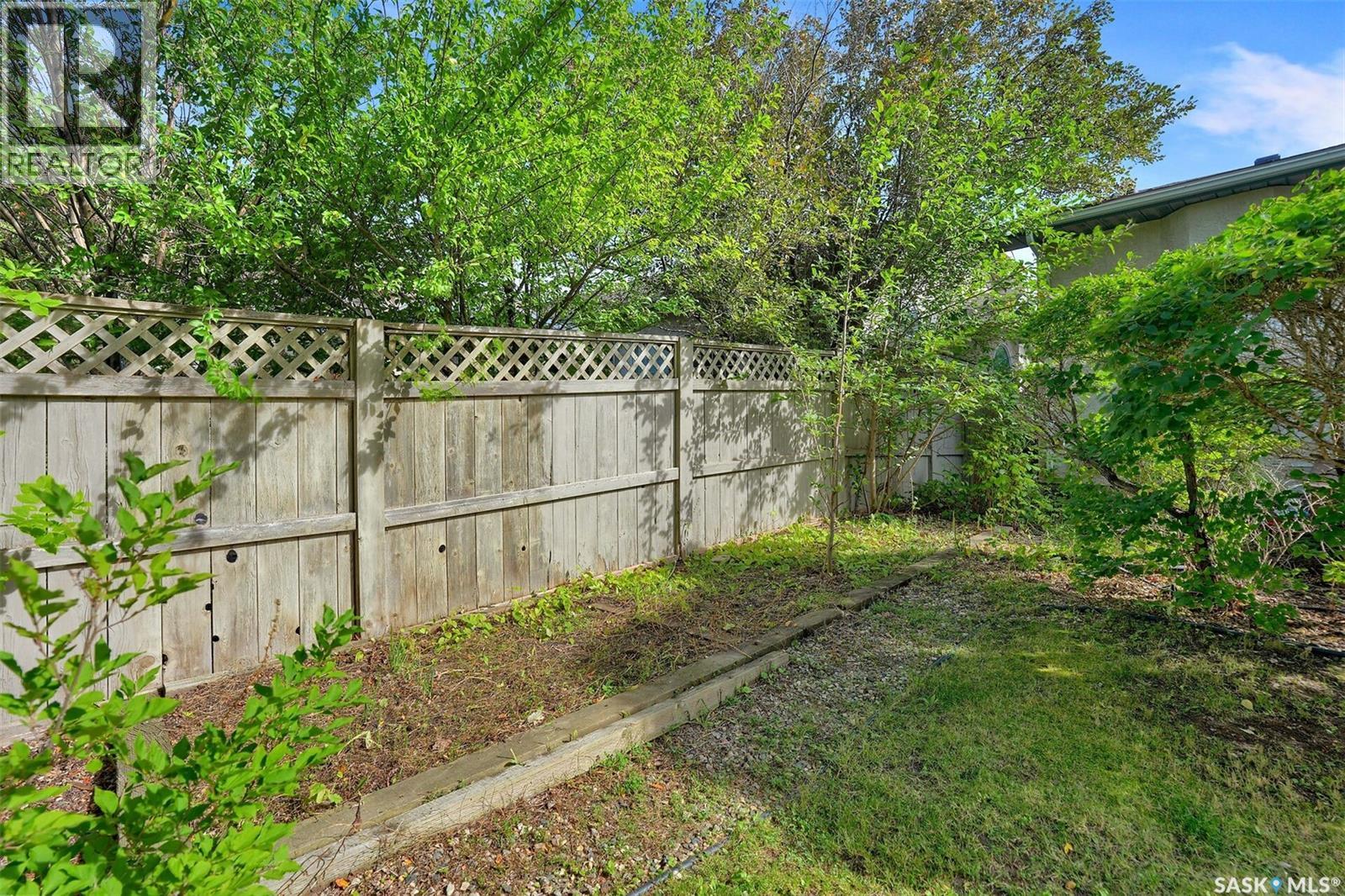 4206 WASCANA RIDGE - 43