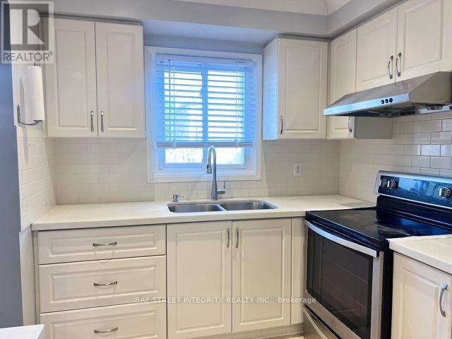 22 DUNBAR CRESCENT, Markham (Milliken Mills East) — photo 5