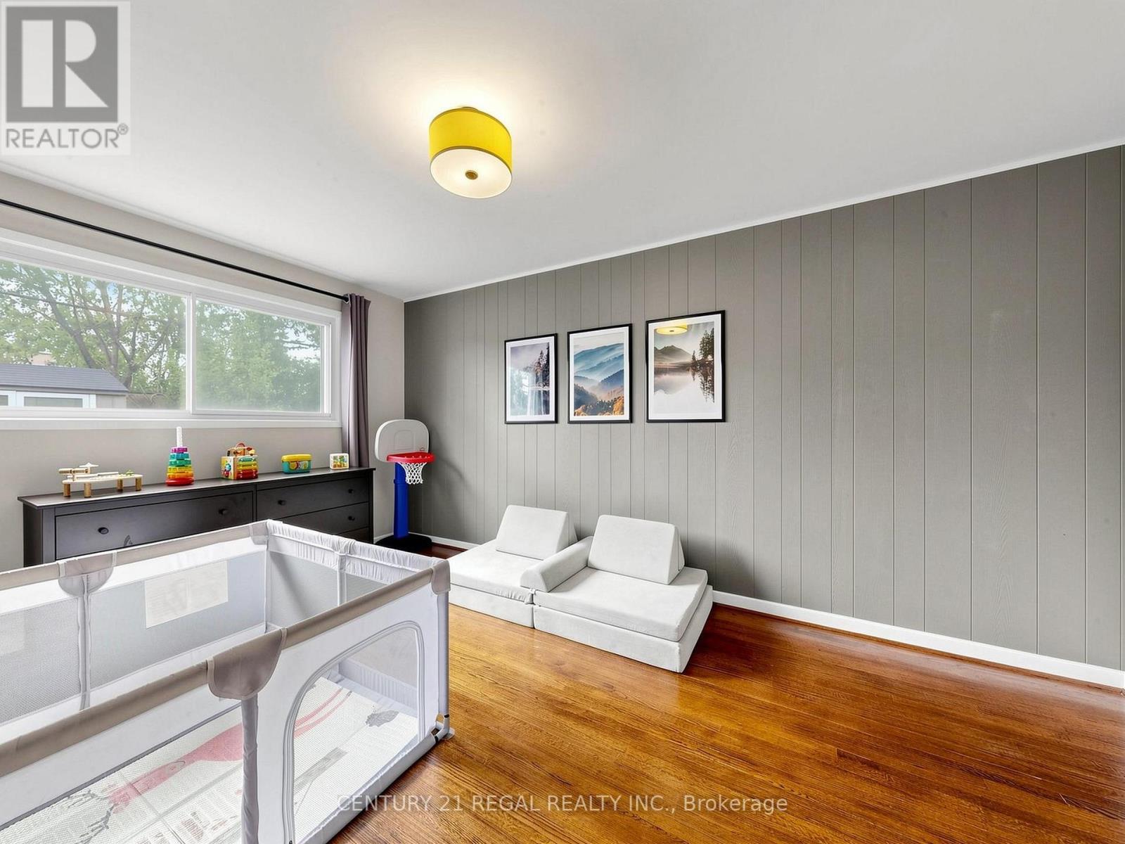 77 BILLINGTON CRESCENT - 36