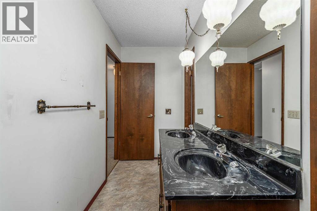 940 Edgemont Road NW - 29