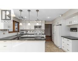 5pc Bathroom - 940 Edgemont Road Nw, Calgary, AB T3A2J3 Photo 15