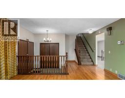 Bedroom - 940 Edgemont Road Nw, Calgary, AB T3A2J3 Photo 9