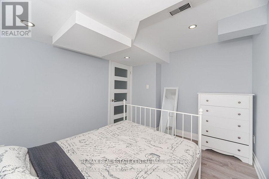 8 DUFFIELD ROAD - 37