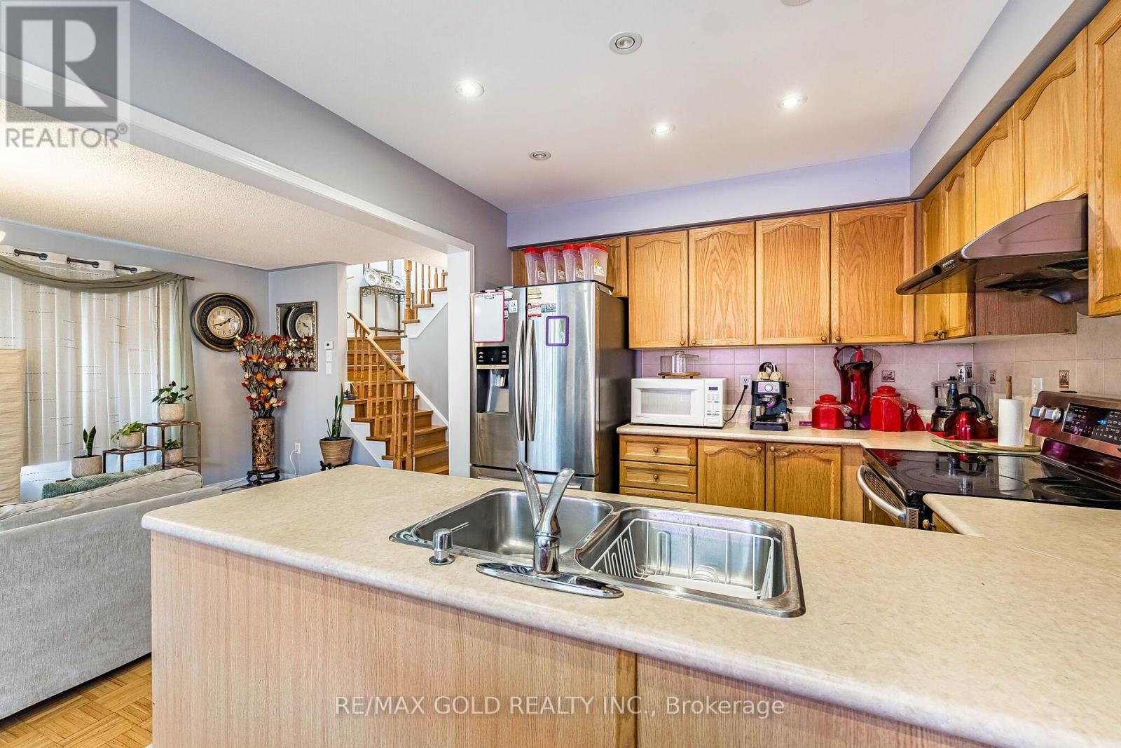 6 MISTDALE CRESCENT - Image 13