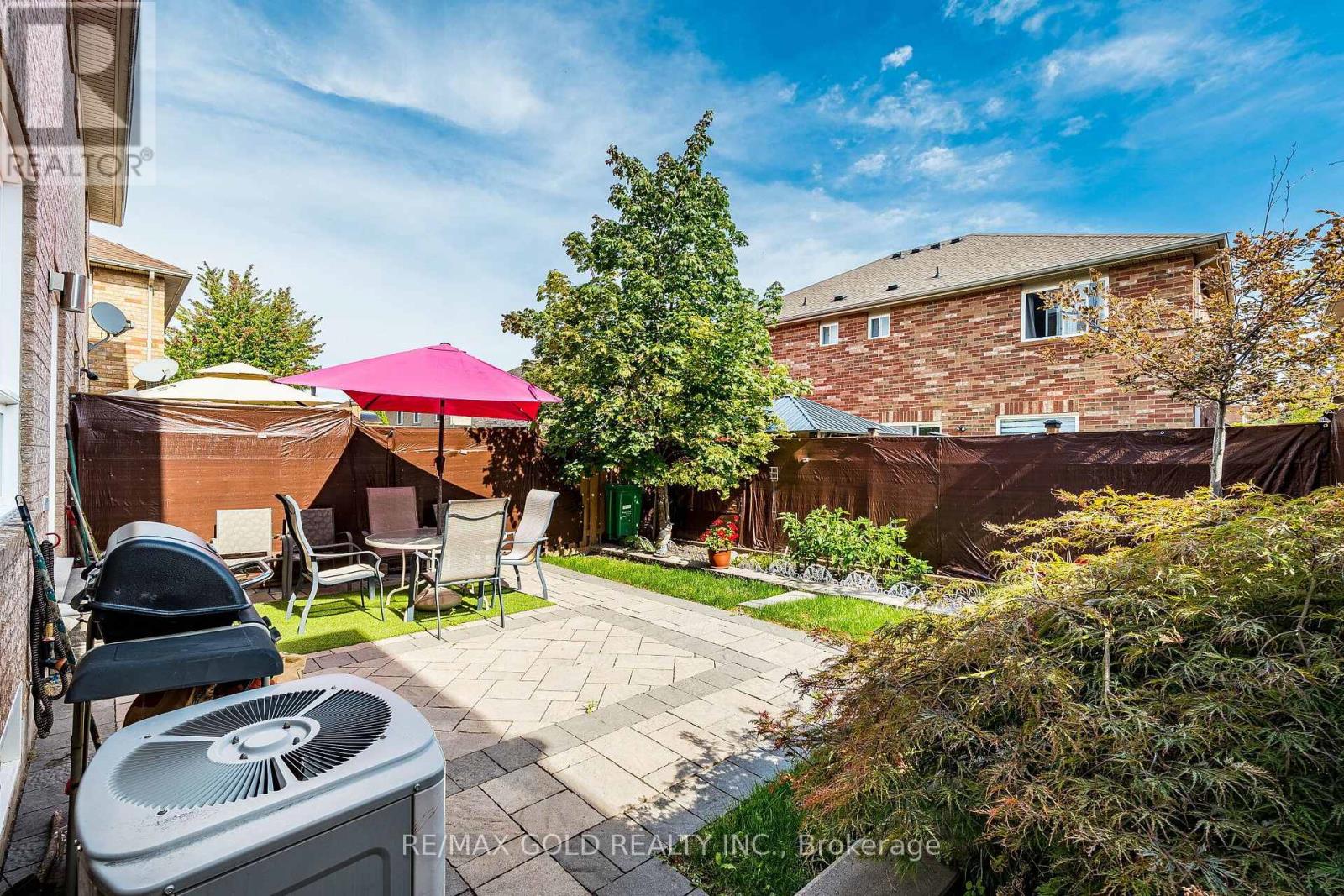 6 MISTDALE CRESCENT - 28