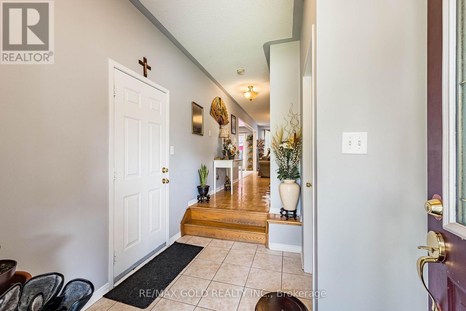 6 MISTDALE CRESCENT, Brampton (Fletcher's Meadow) — photo 4