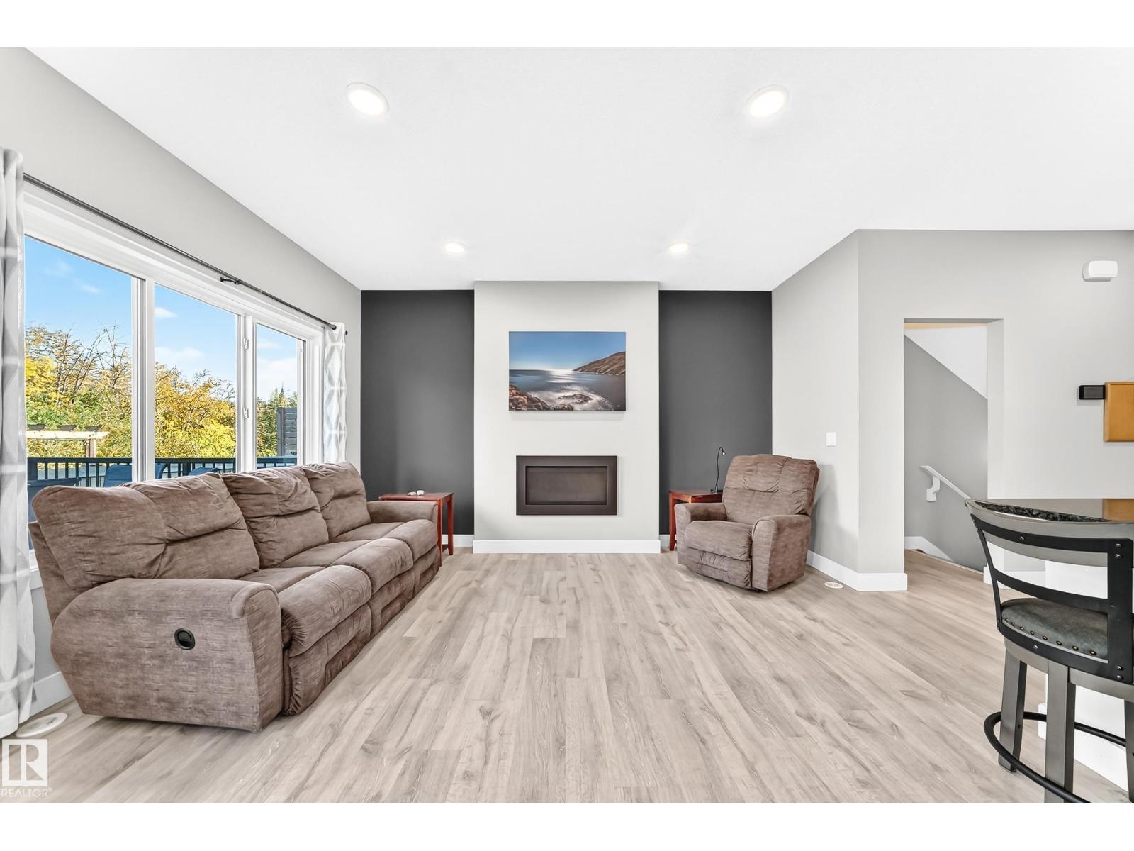 247 ANNANDALE CR - 15