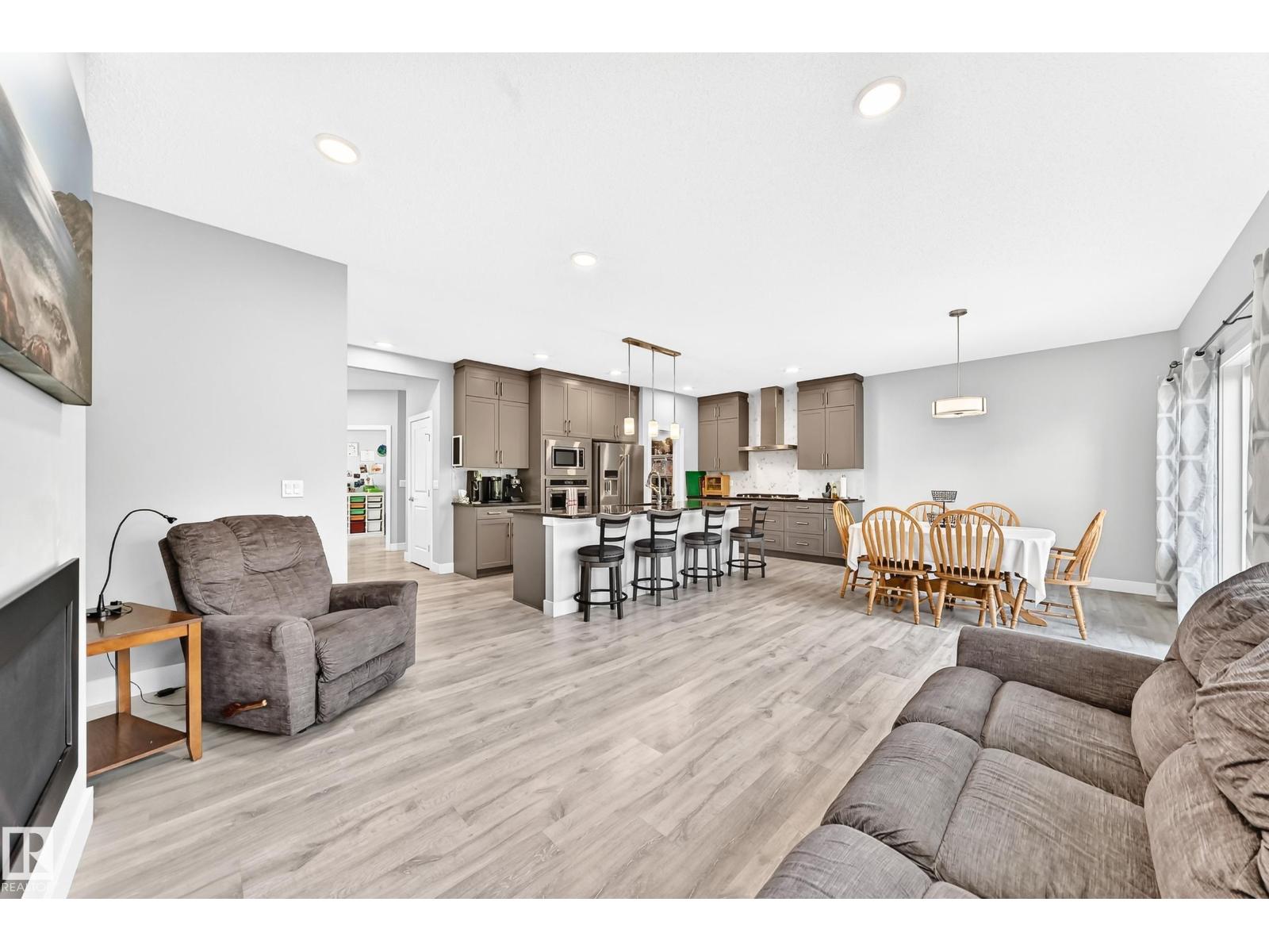 247 ANNANDALE CR - 17