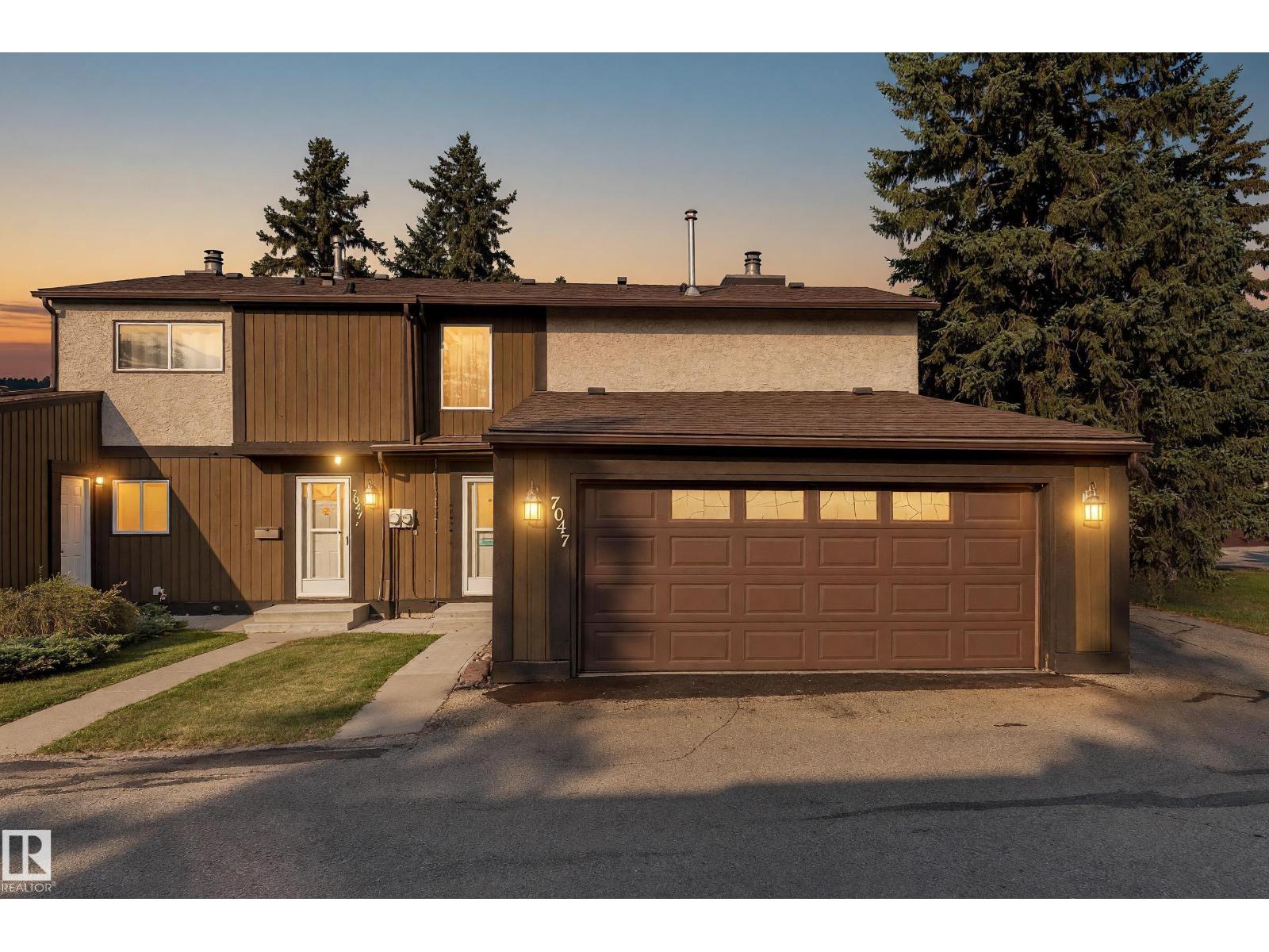 7047 32 AV NW - 1