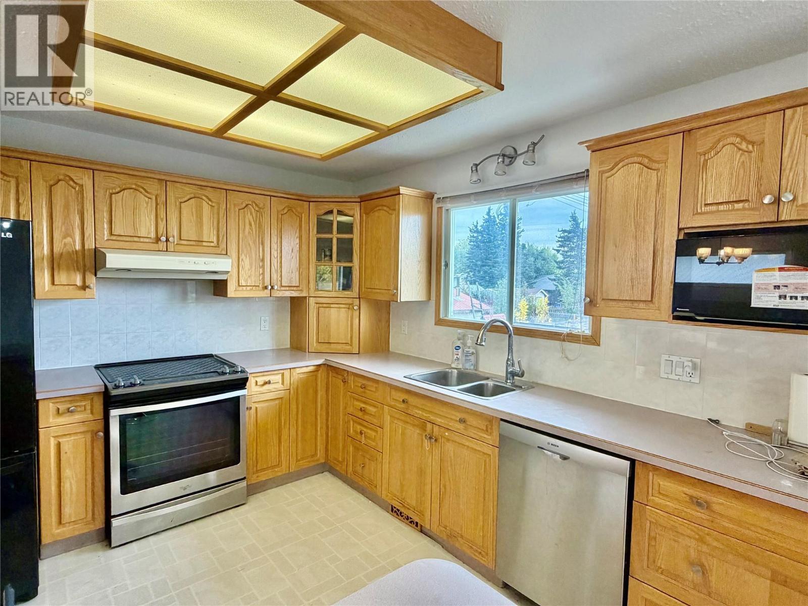 1021 92 Avenue - 4