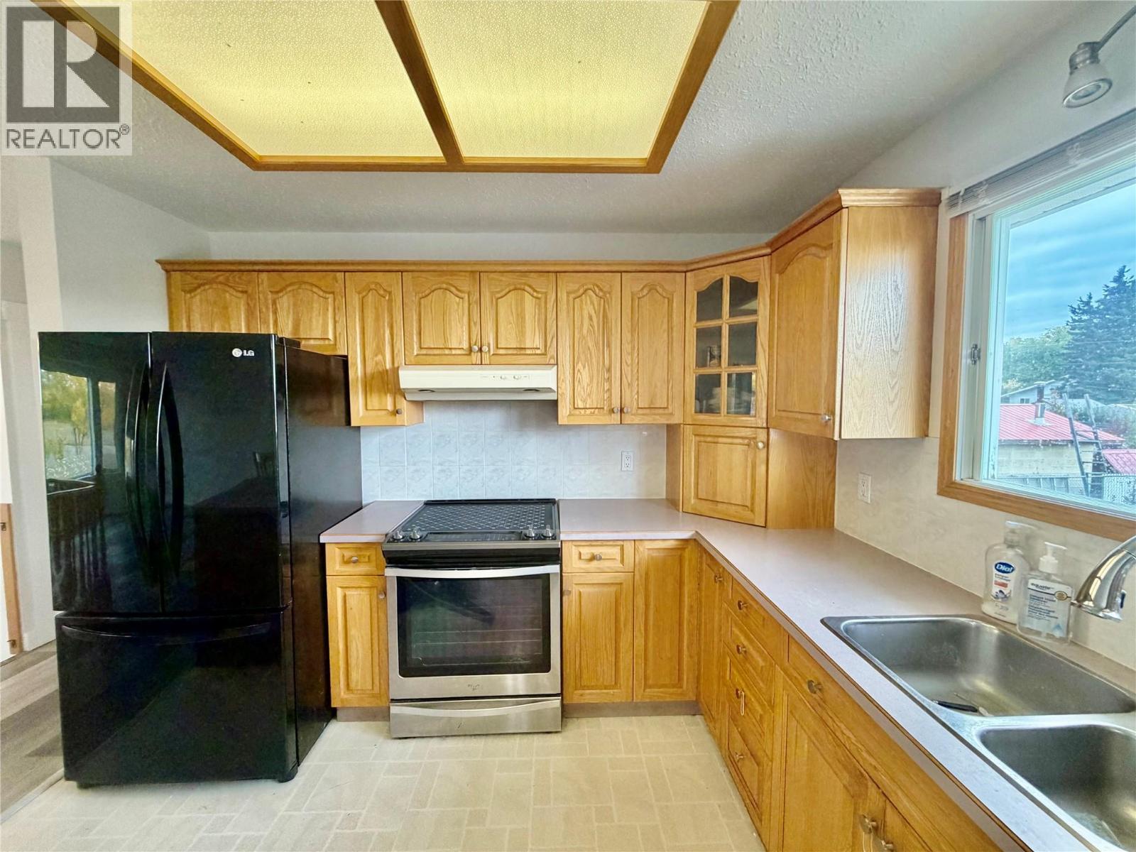 1021 92 Avenue - 3