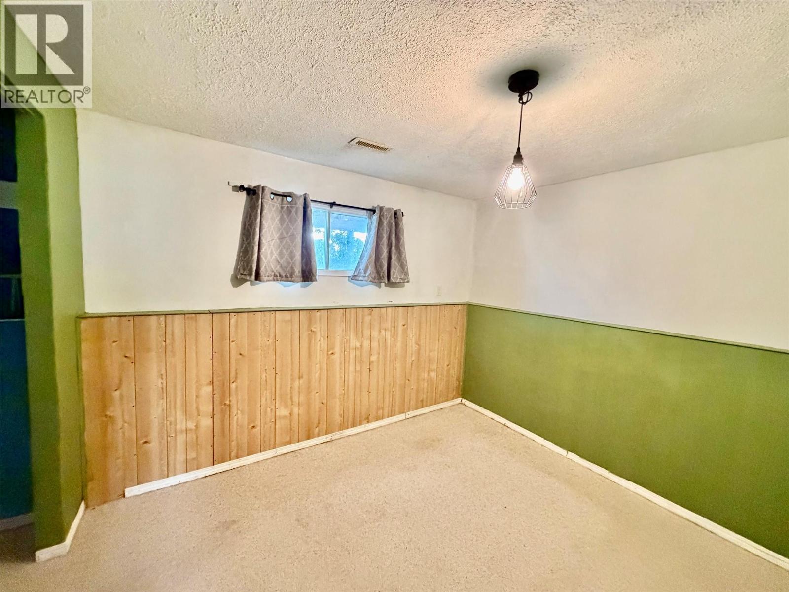 1021 92 Avenue - 15