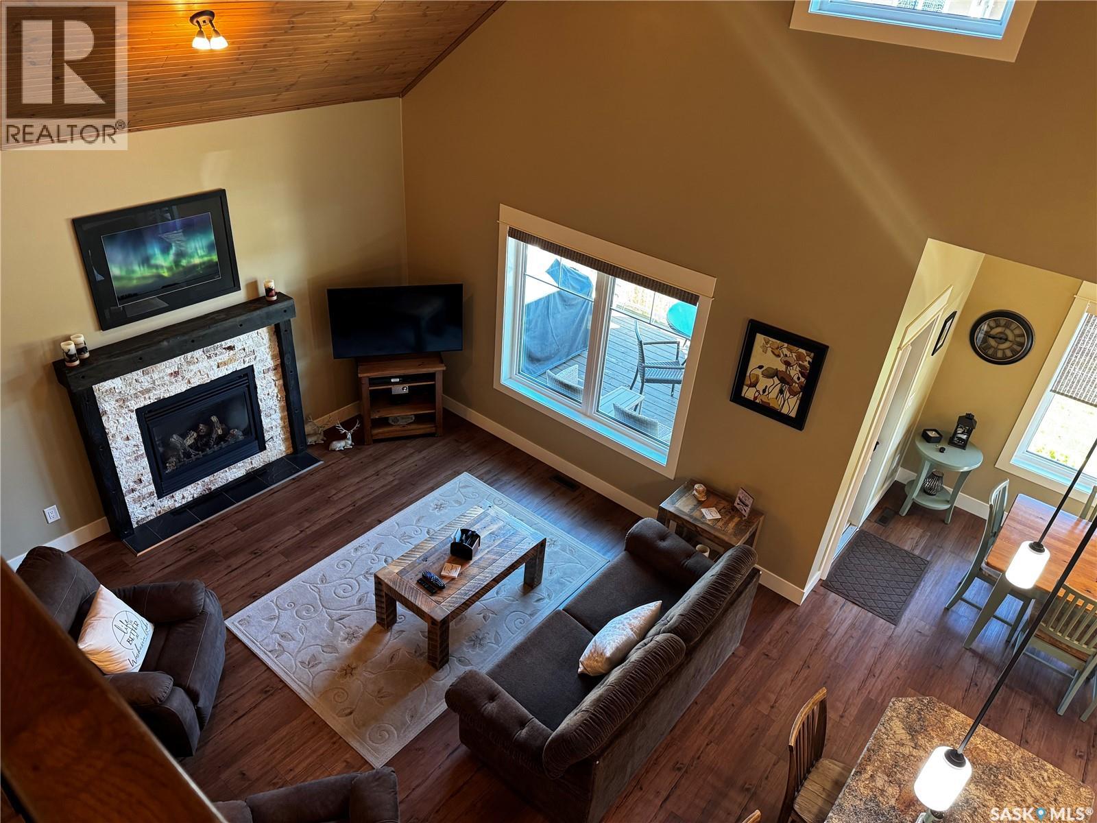 11 Cottage CRESCENT, Elk Ridge — photo 2