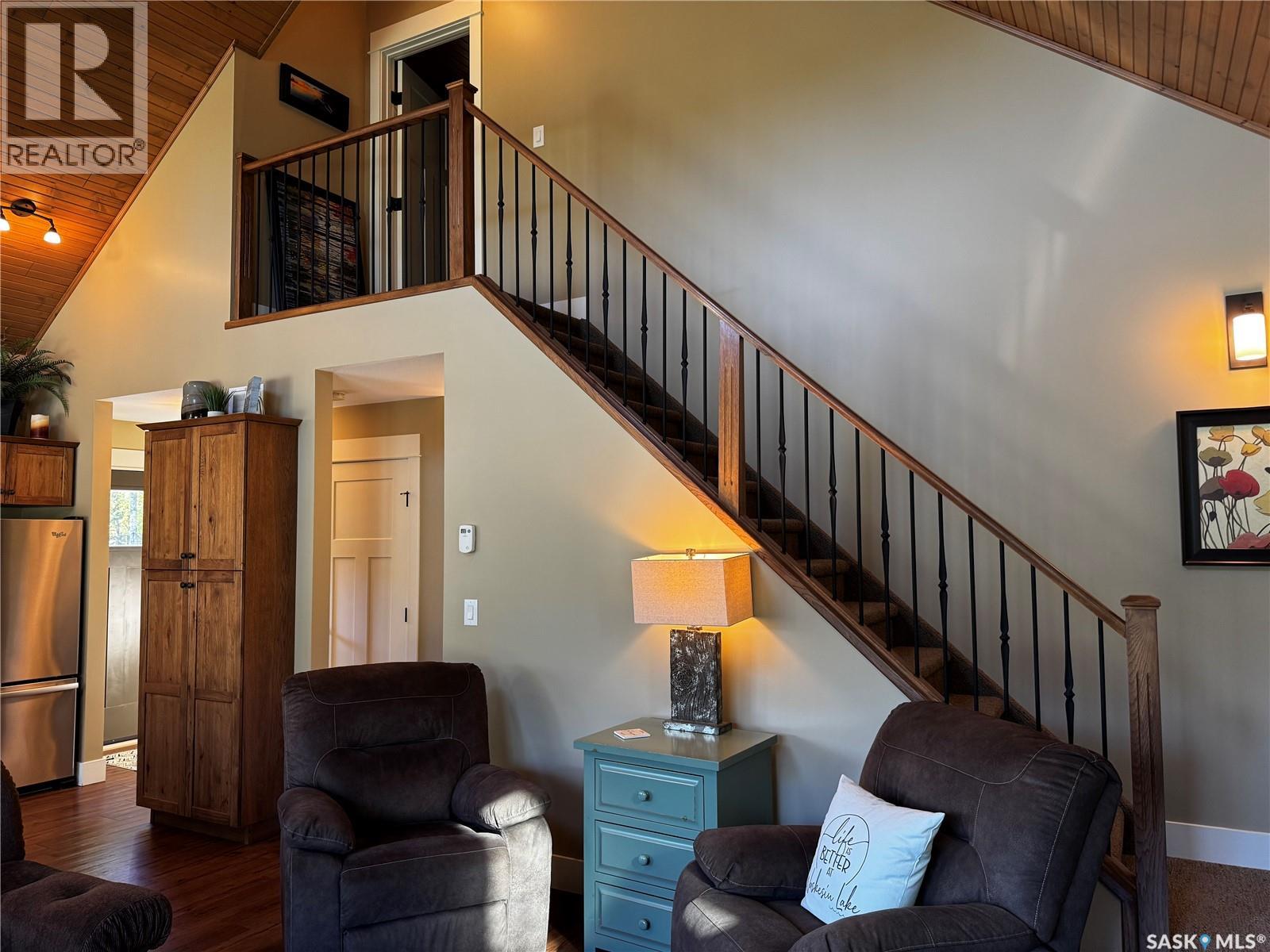 11 Cottage CRESCENT, Elk Ridge — photo 6
