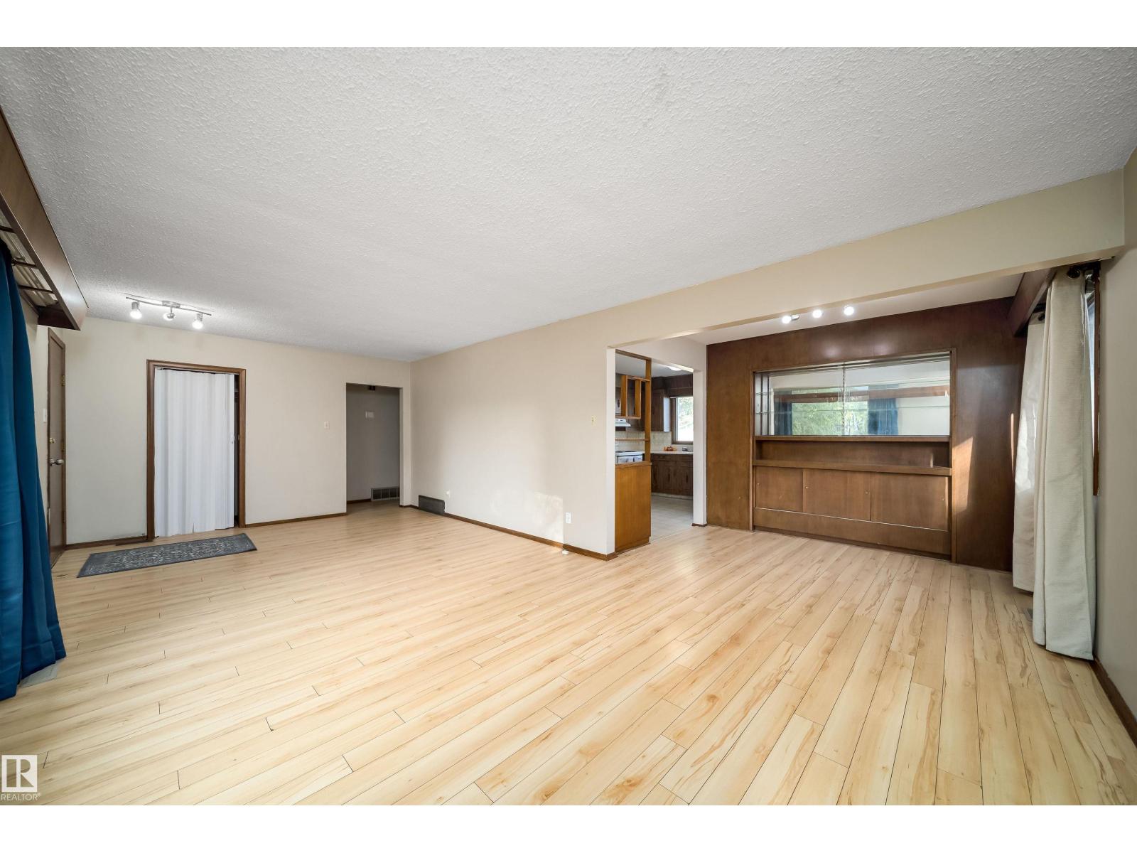 12825 102 ST NW - 15