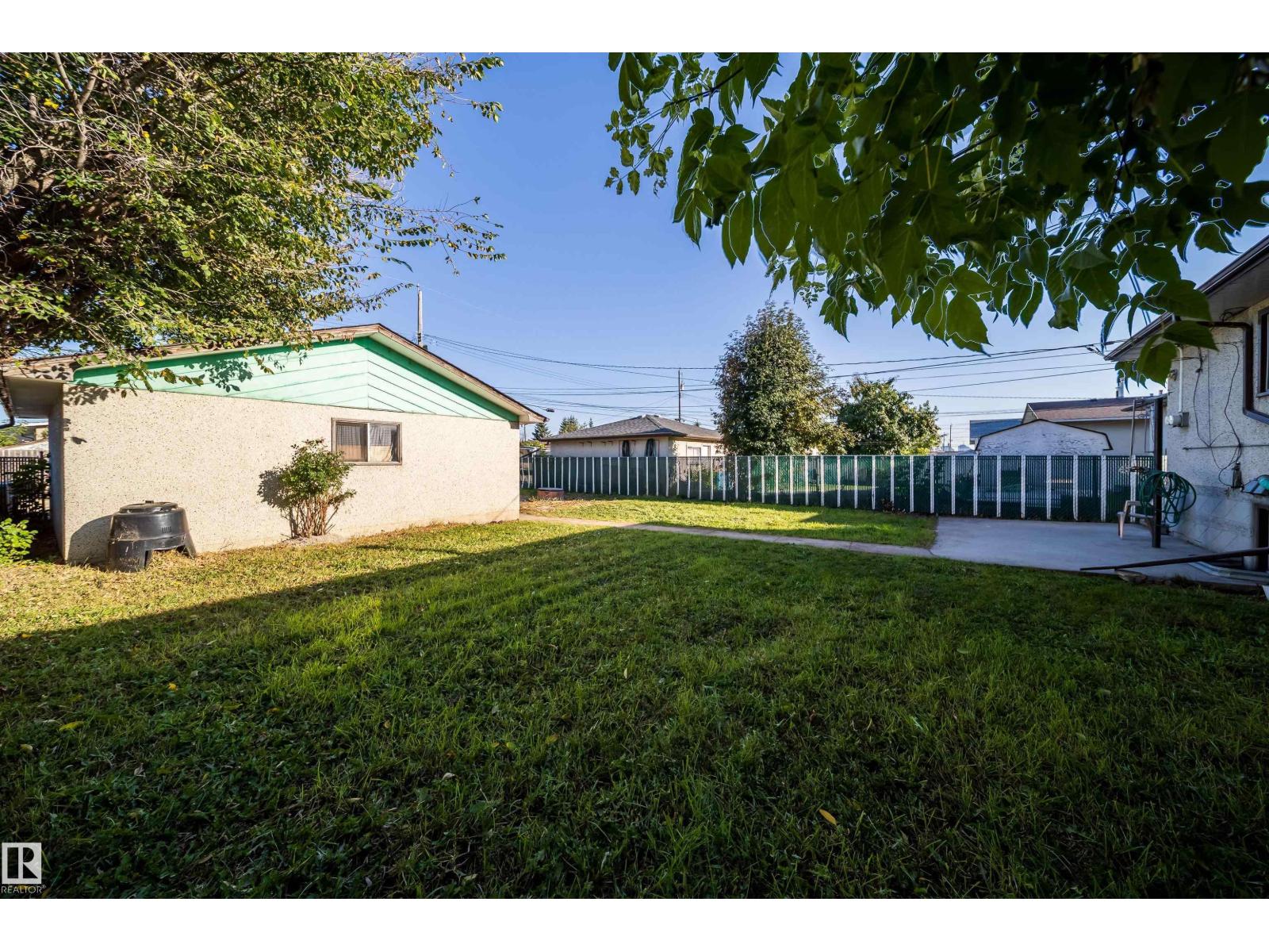 12825 102 ST NW - 9