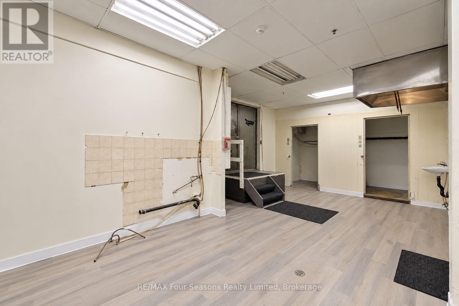 60, 62, 64 HURONTARIO STREET, Collingwood — photo 38