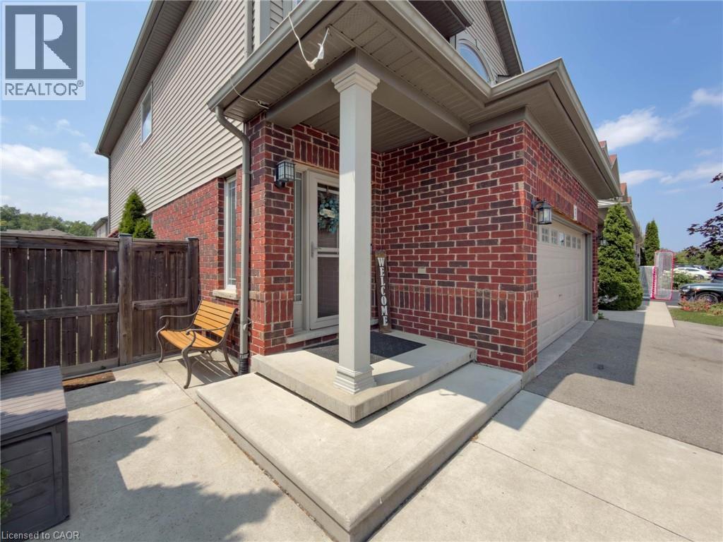 3 HITCHING POST Ridge, Binbrook — photo 4