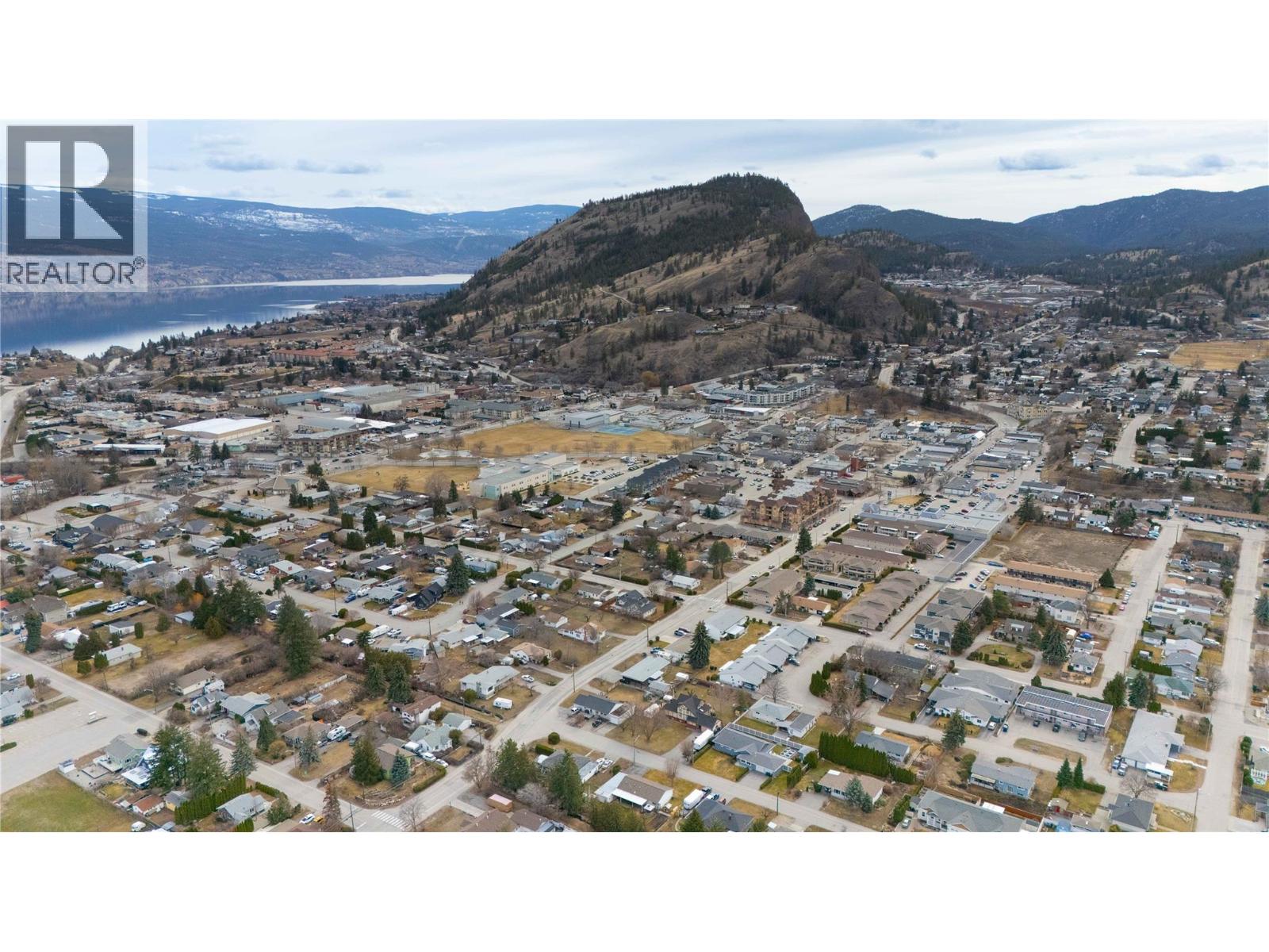 14211 Victoria Road, Summerland