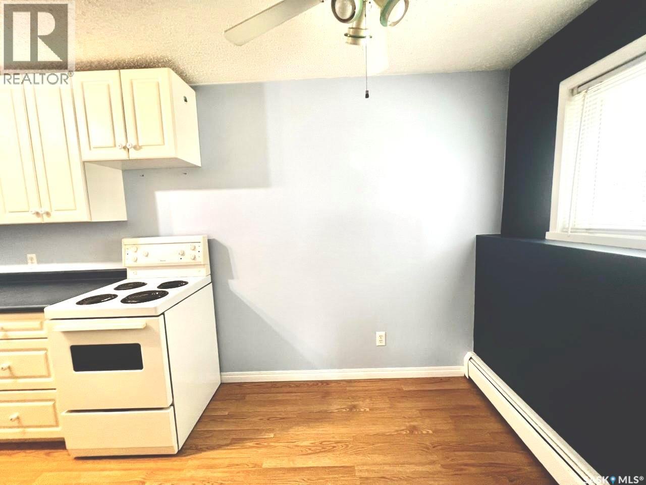 #2 3825 Luther PLACE - 5