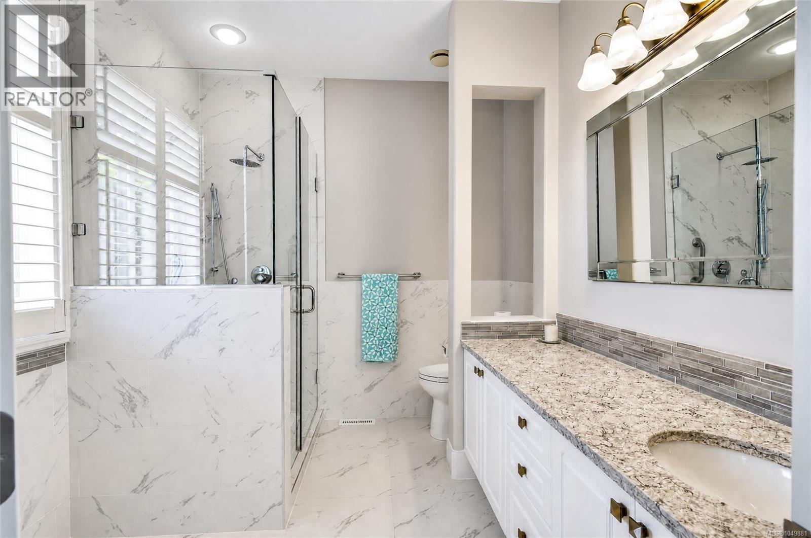 1368 Saturna Dr - 25