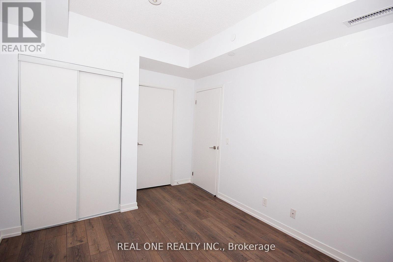 #216 60 SHUTER STREET - 14