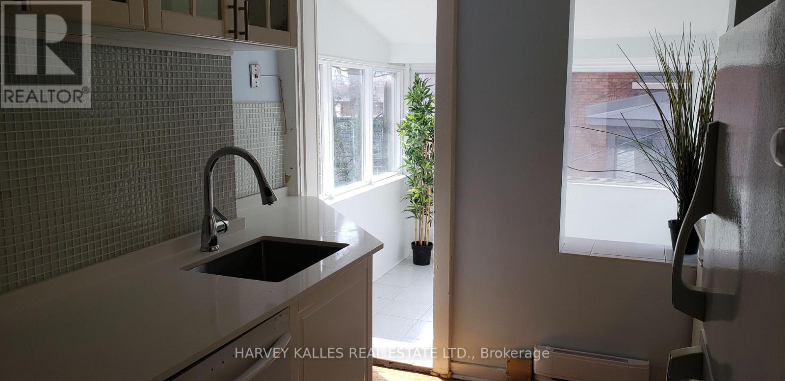 UPPER - 4 MARCHMOUNT ROAD, Toronto (Wychwood) — photo 11