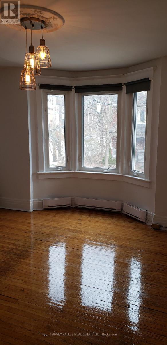 UPPER - 4 MARCHMOUNT ROAD, Toronto (Wychwood) — photo 2