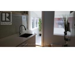 Upper - 4 Marchmount Road, Toronto, ON M6G2A9 Photo 11