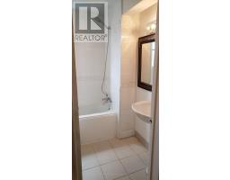 Upper - 4 Marchmount Road, Toronto, ON M6G2A9 Photo 18