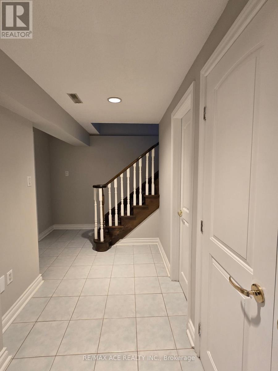 BSMT - 25 PILKINGTON CRESCENT, Vaughan (Brownridge) — photo 3