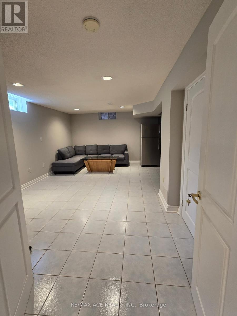 BSMT - 25 PILKINGTON CRESCENT, Vaughan (Brownridge) — photo 4