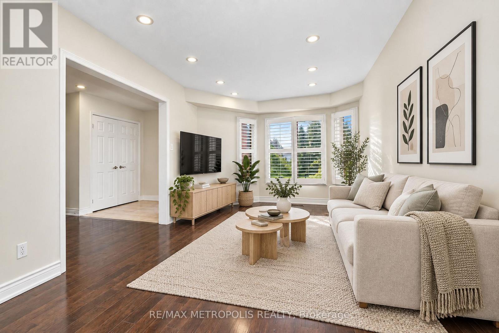 214 ELSON STREET - 10