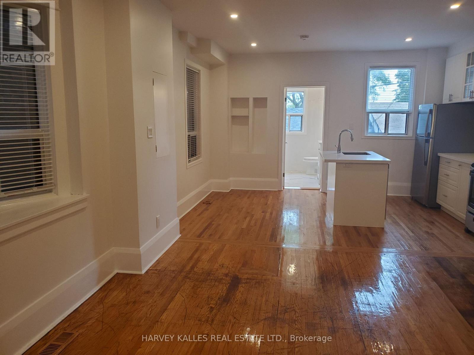MAIN - 1300 LANSDOWNE AVENUE, Toronto (Corso Italia-Davenport) — photo 10