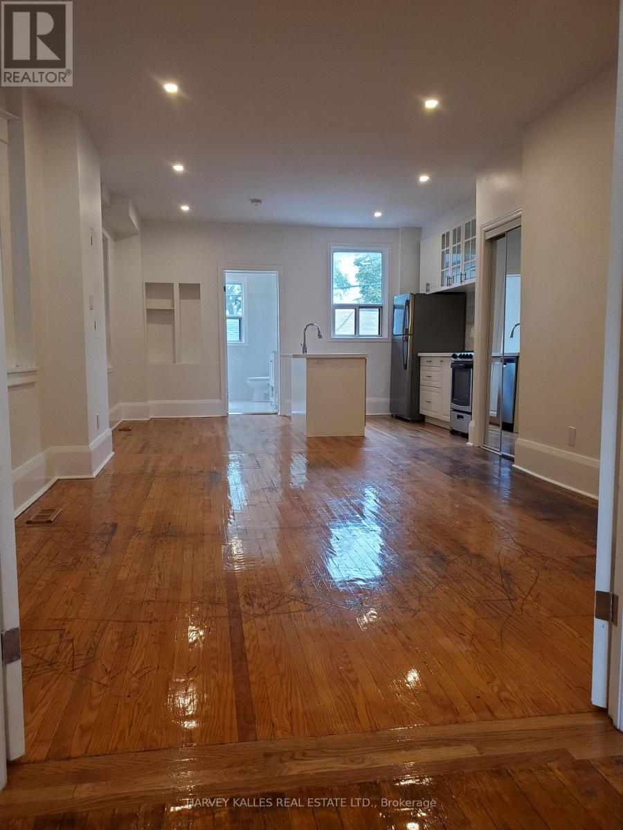 MAIN - 1300 LANSDOWNE AVENUE, Toronto (Corso Italia-Davenport) — photo 2