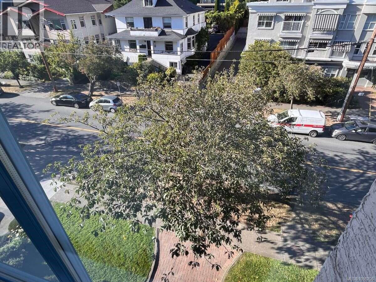 #402 1063 Southgate St - 16