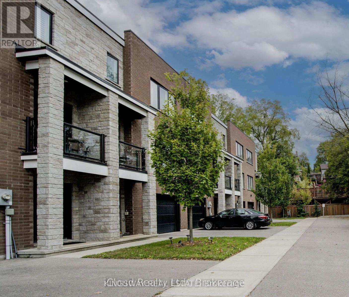 33 JARVIS STREET, Brantford — photo 2