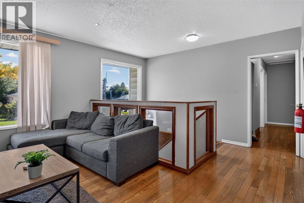 4843 7 Avenue SE - 5