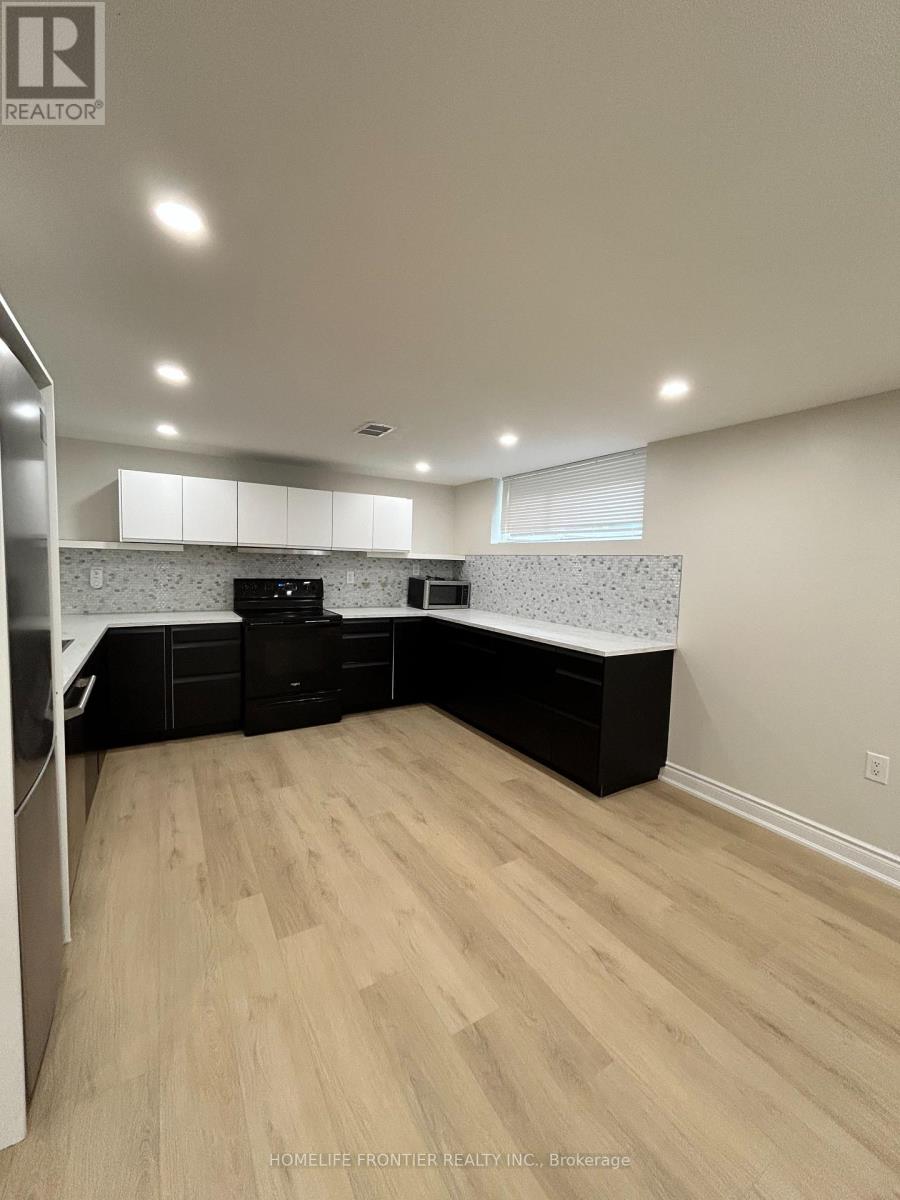 BASEMENT UNIT - 141 BRIGHTON AVENUE, Toronto (Bathurst Manor) — photo 3