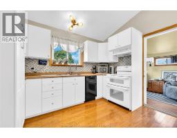 Kitchen - 46 Highland Drive, Chatham, ON N7M4C3 Photo 10