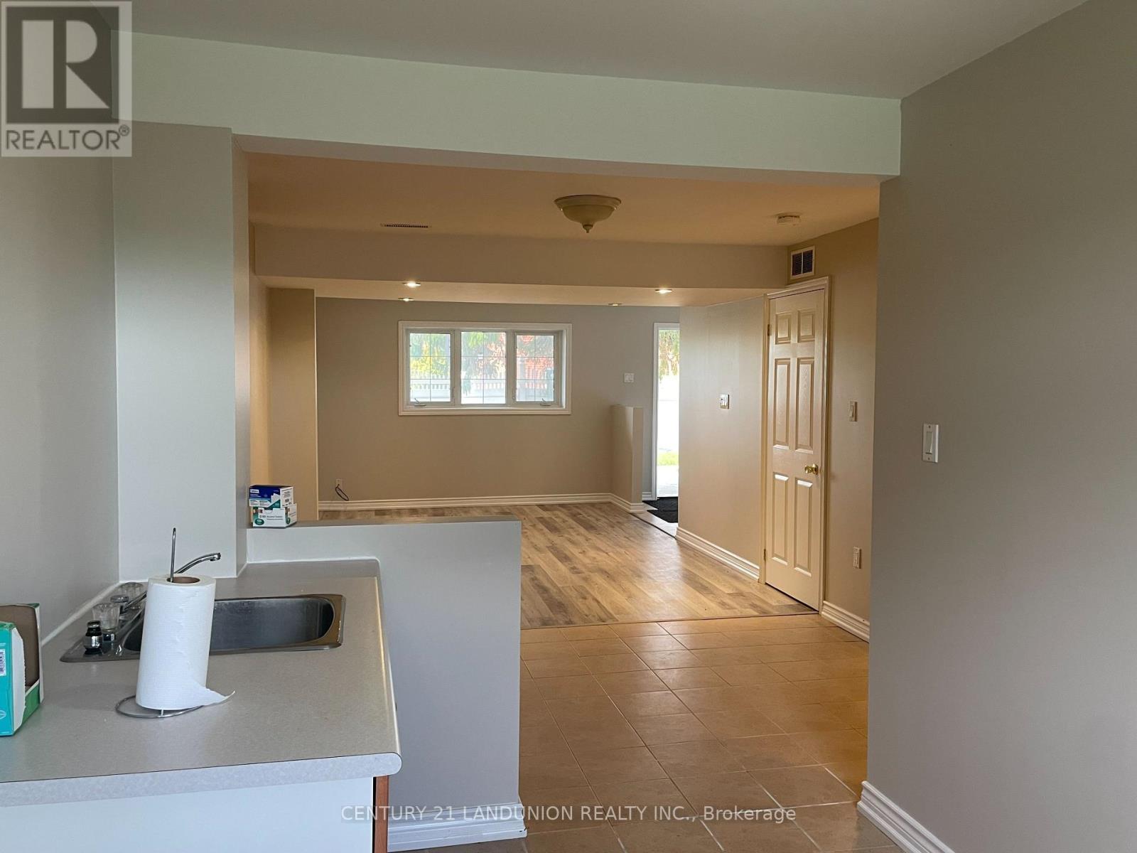 RESIDENCE PRIMARY UNIT/B - 20215 WOODBINE AVENUE, East Gwillimbury — photo 11