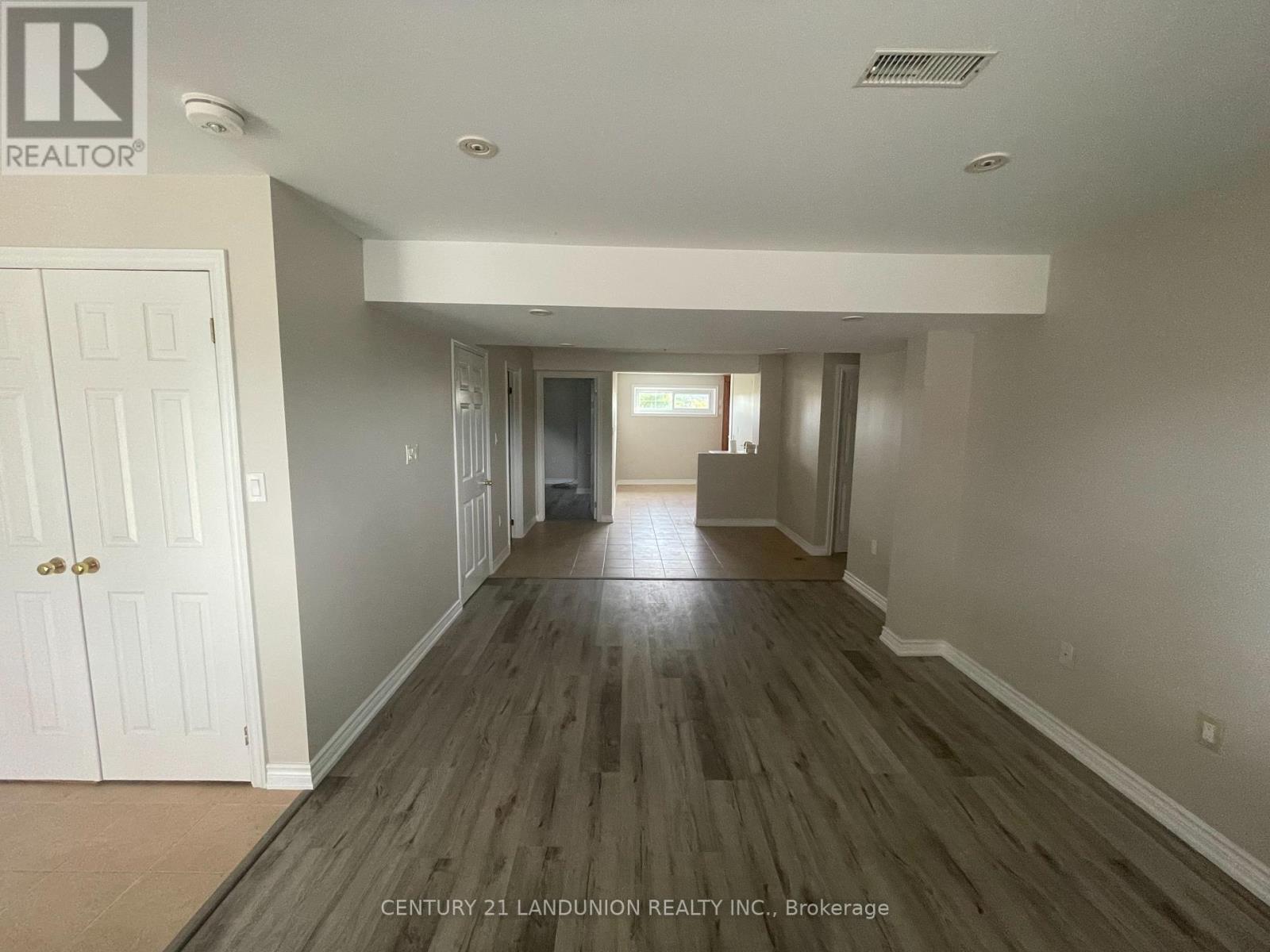 RESIDENCE PRIMARY UNIT/B - 20215 WOODBINE AVENUE, East Gwillimbury — photo 7
