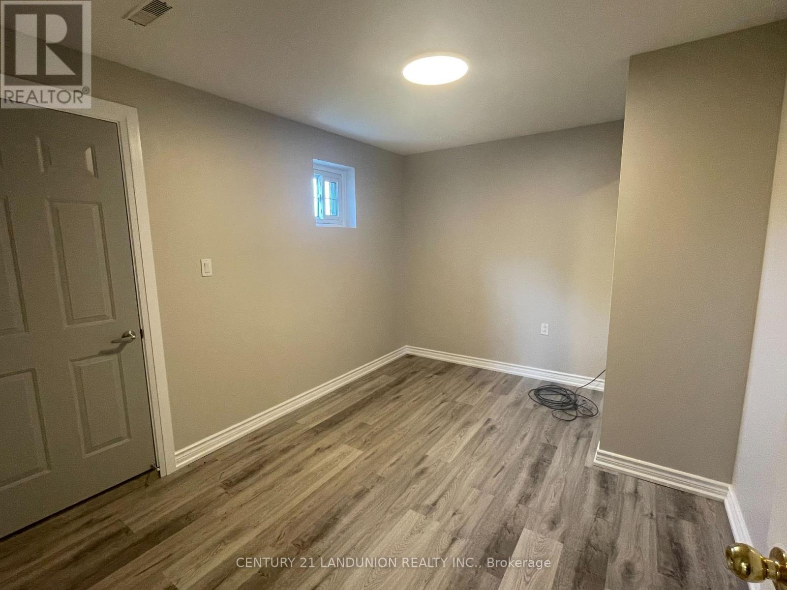 RESIDENCE PRIMARY UNIT/B - 20215 WOODBINE AVENUE, East Gwillimbury — photo 9