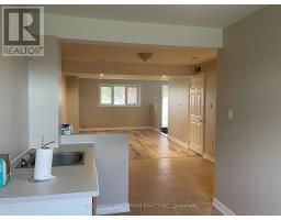 Residence Primary Unit/b - 20215 Woodbine Avenue, East Gwillimbury, ON L0G1R0 Photo 11