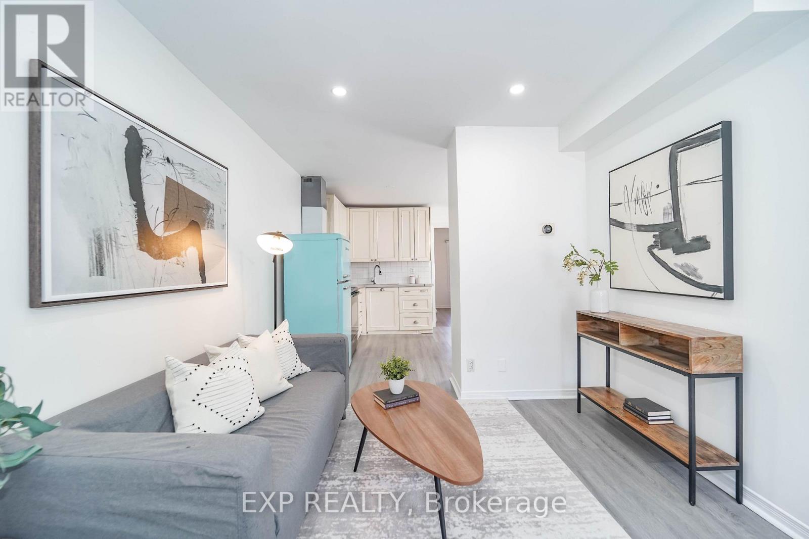 UPPER - 47 GREENDALE AVENUE, Toronto (Rockcliffe-Smythe) — photo 3