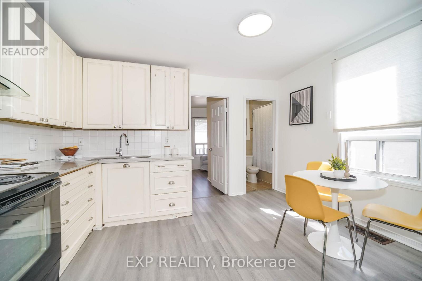 UPPER - 47 GREENDALE AVENUE, Toronto (Rockcliffe-Smythe) — photo 5