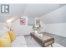 Upper - 47 Greendale Avenue, Toronto, ON M6N4P4 Photo 17