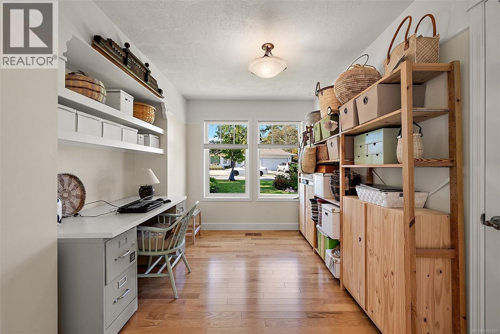  3995 Bel Nor Place, Saanich