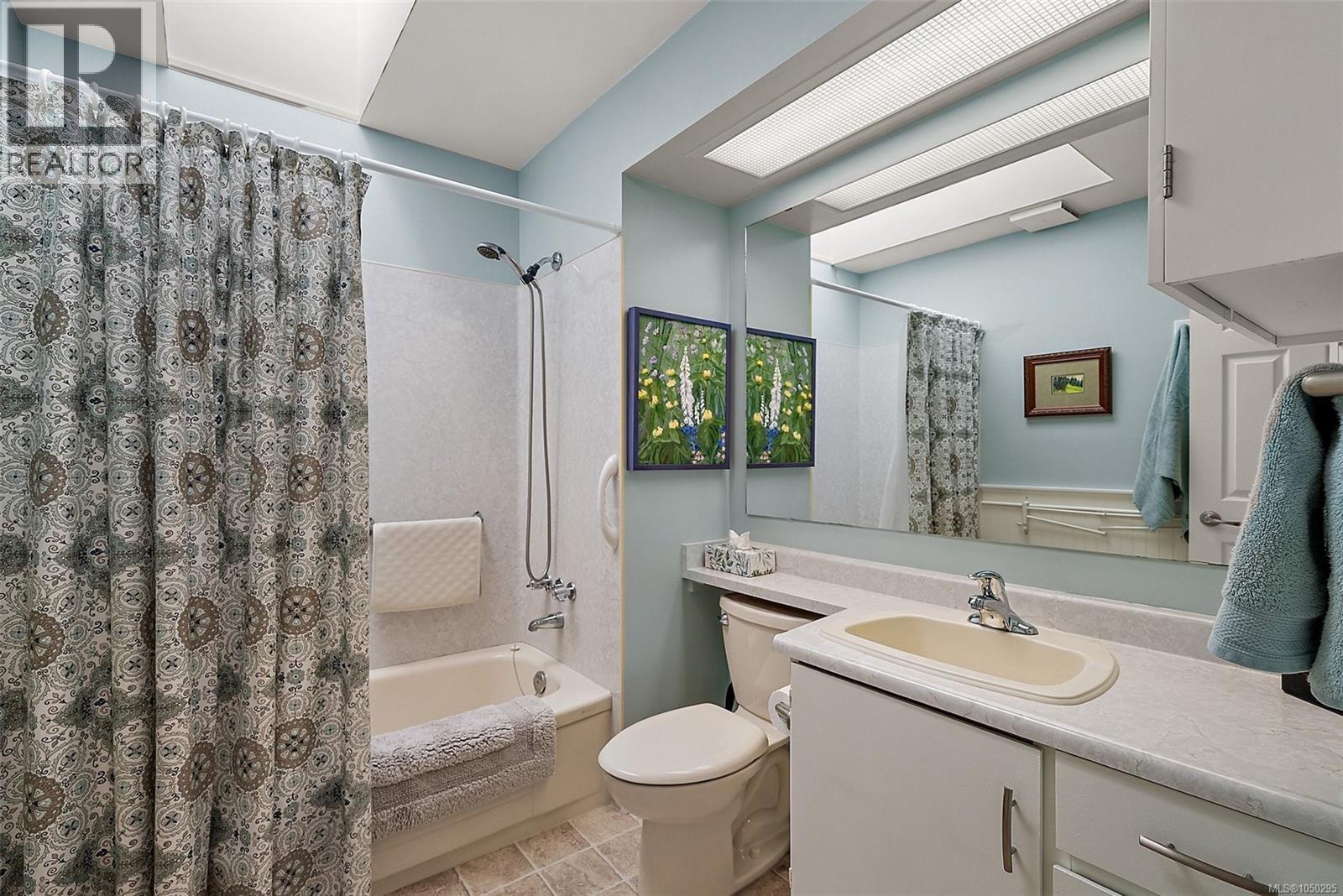  3995 Bel Nor Place, Saanich